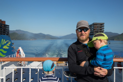 Einer schaut weg, einer schmollt, einer gibt sich Mühe