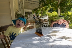 Rainbow Falls Tearoom - fragwürdige Gesellschaft