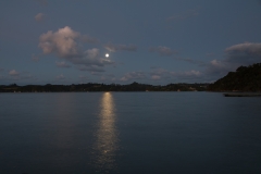 Paihia - Mond über dem Meer