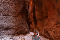 Echidna Chasm - da muss man weit nach oben schauen