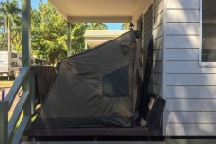 So ein Zelt passt auch auf die Terrasse