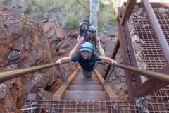 Hancock Gorge - Über steile Leitern hinab